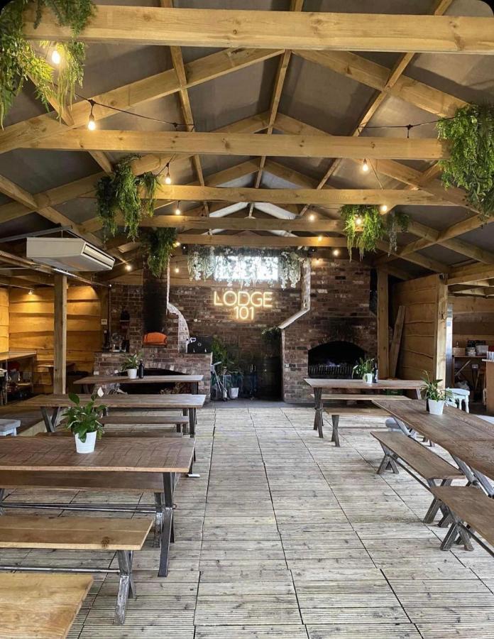 The Huntsman Hotel Cheadle  Luaran gambar