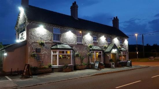 The Huntsman Hotel Cheadle  Luaran gambar