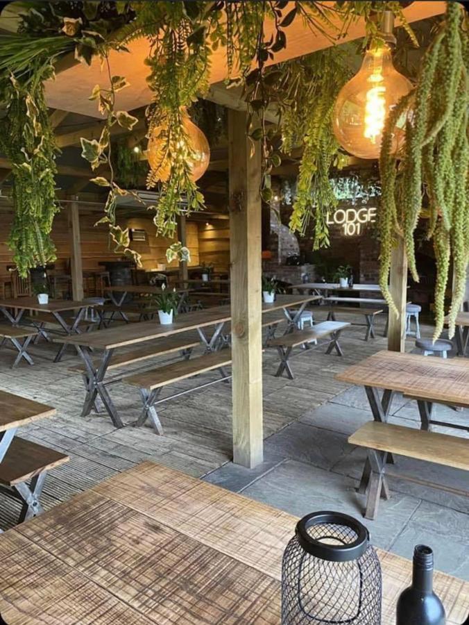 The Huntsman Hotel Cheadle  Luaran gambar