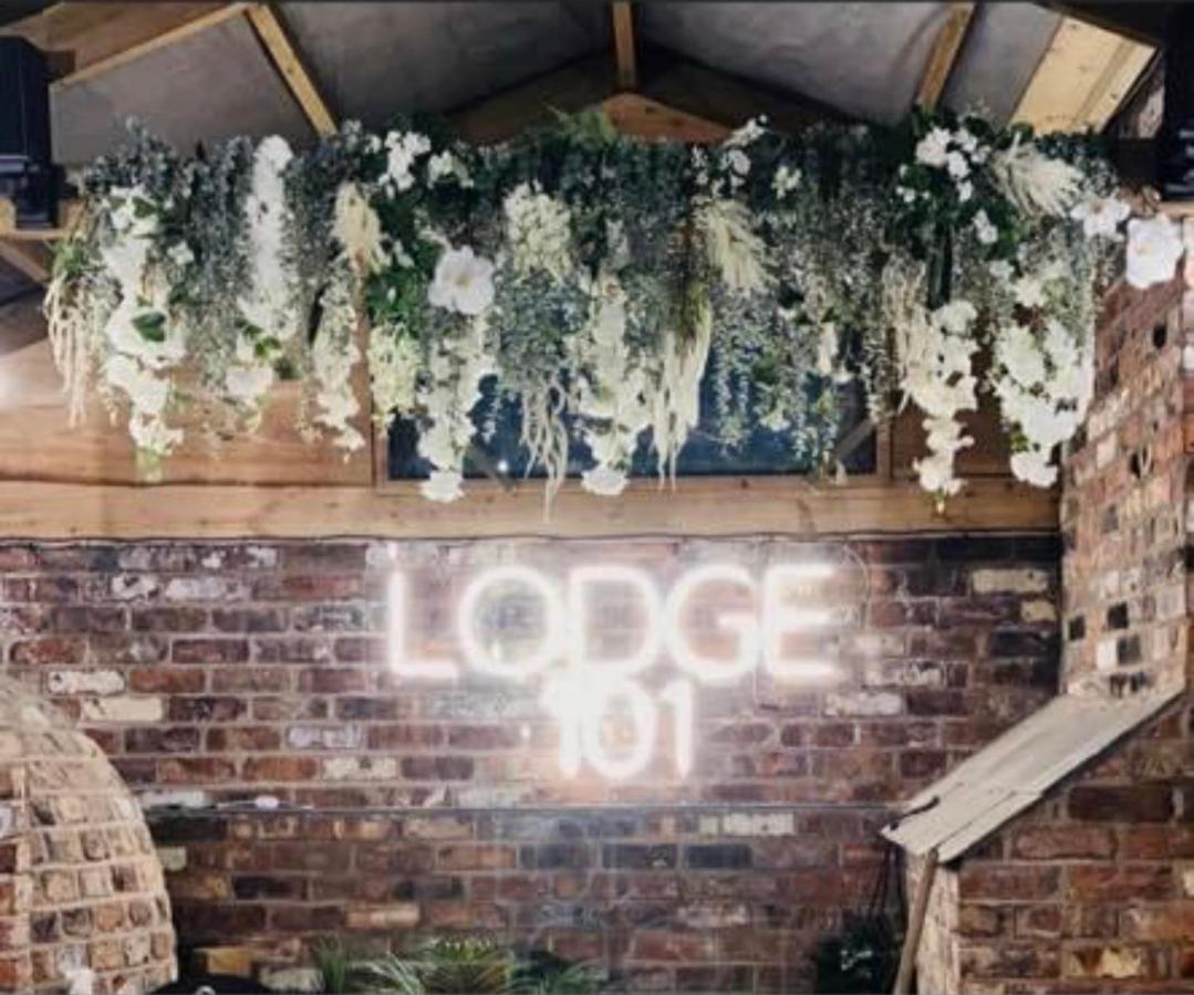 The Huntsman Hotel Cheadle  Luaran gambar